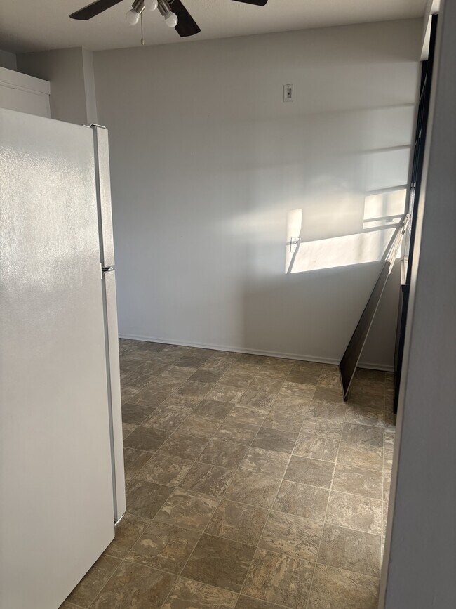 Building Photo - 12955-12101 101 St NW