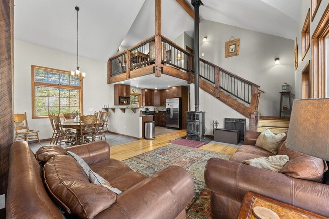 Photo - 320 Valley View Dr House