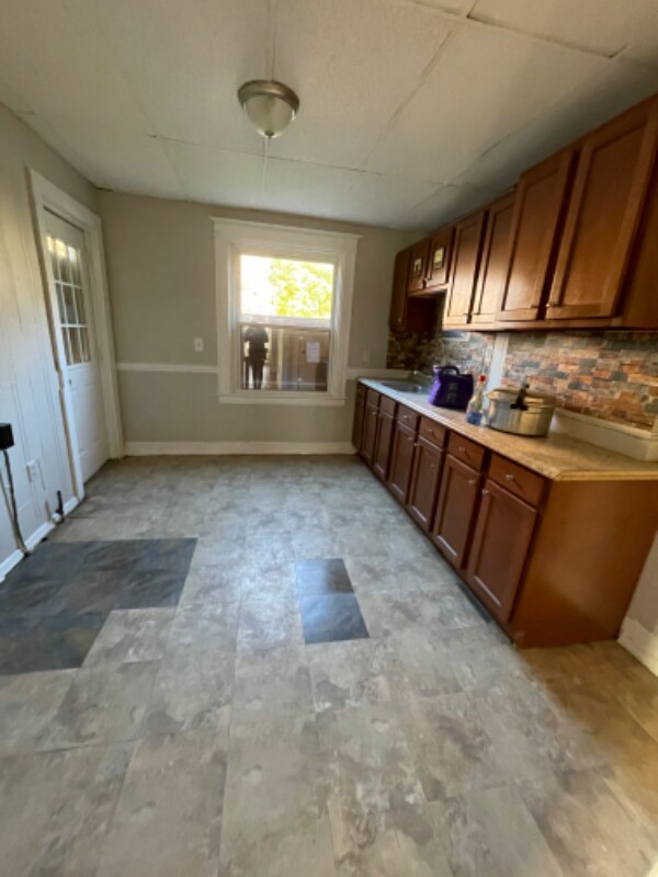 Foto del edificio - 556 Emerson St