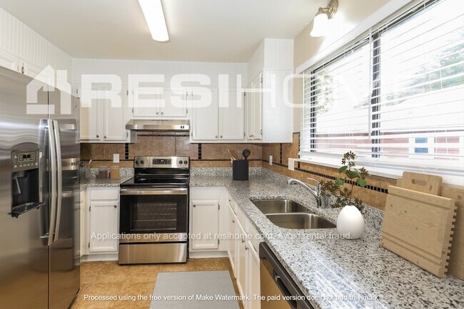 Building Photo - 540 Blue Cedar Ct