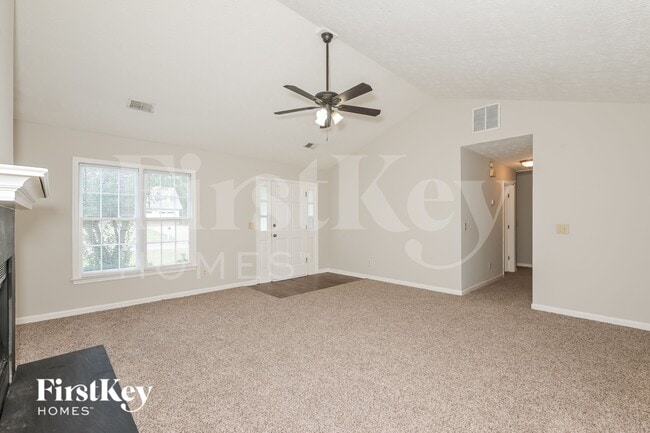 Building Photo - 484 Rhett Dr