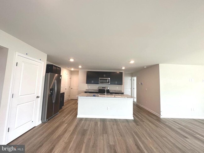 Building Photo - 124 Charing Cross Dr