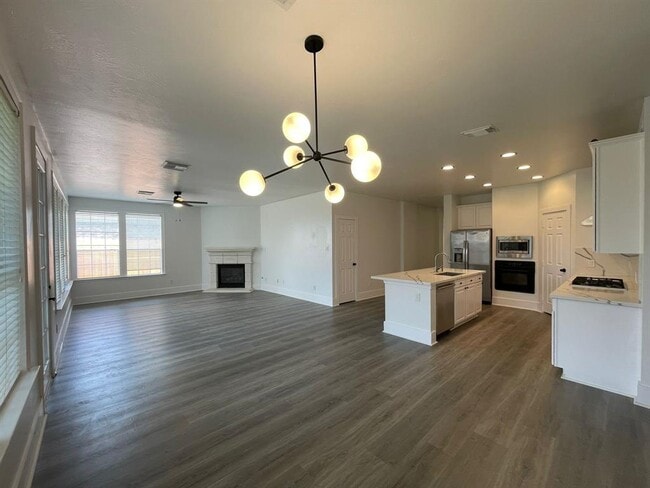 Building Photo - 16735 Sonoma Del Norte Dr