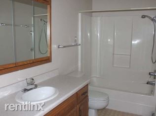 Building Photo - 1 br, 1 bath  - 1120 N 12th St Apt 23