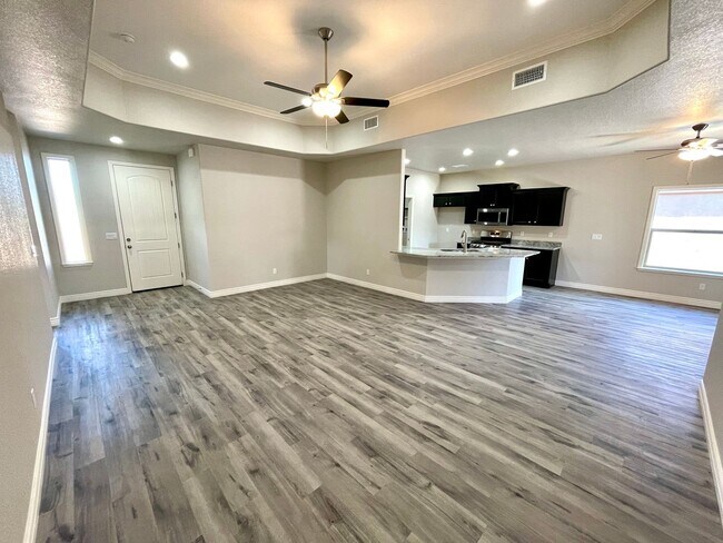 Building Photo - Gorgeous 2024 Built 3 Bedroom 2 Bath Home!