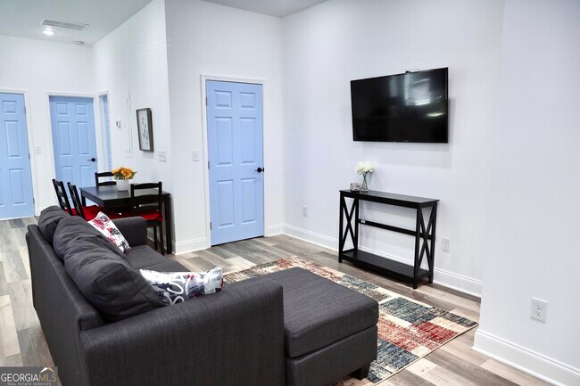 Foto del edificio - 278 Brooklake Pl
