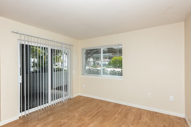 Building Photo - 18691 SW Mapleoak Ln