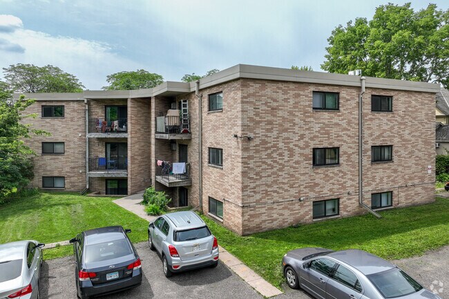 Foto del edificio - Irvine Park Apts