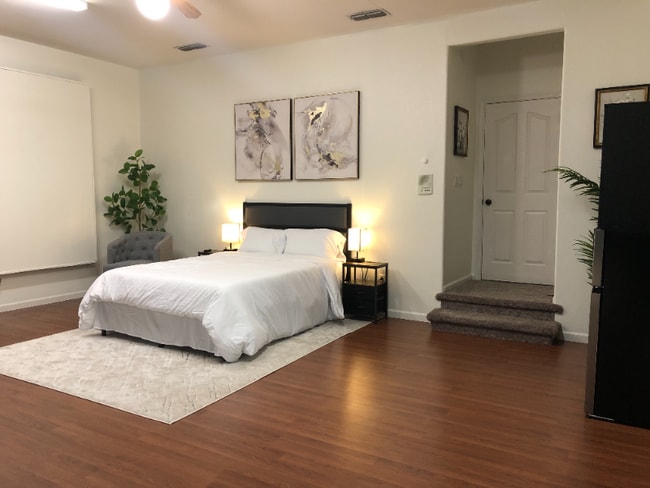 Building Photo - 8408 Arrowroot Cir