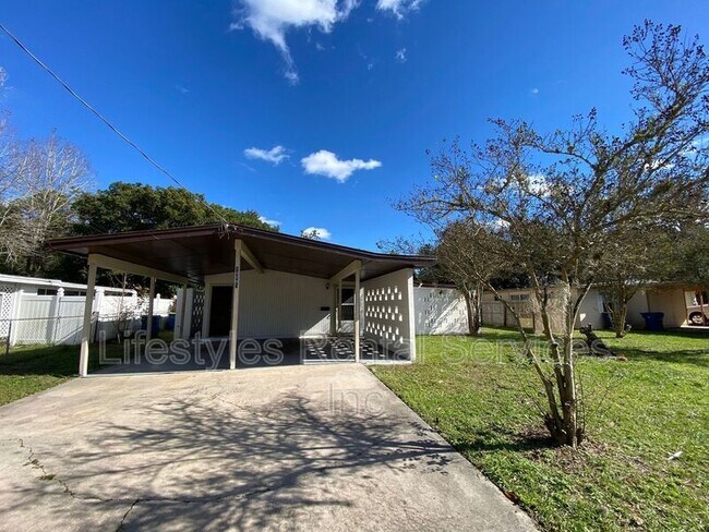 Building Photo - 10897 Regency Dr
