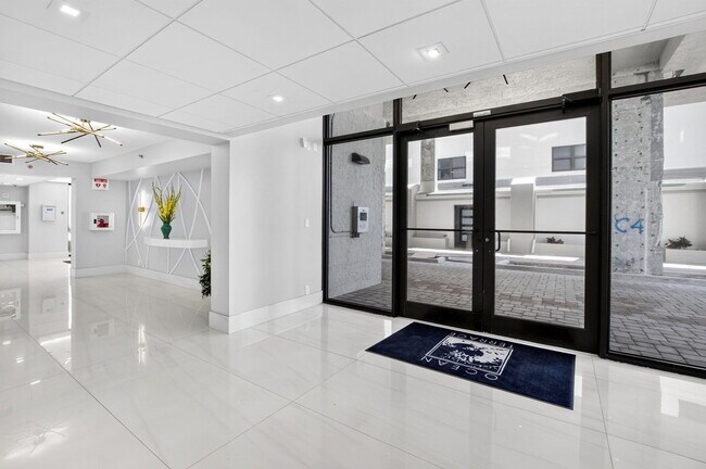 Foto del edificio - 3115 S Ocean Blvd