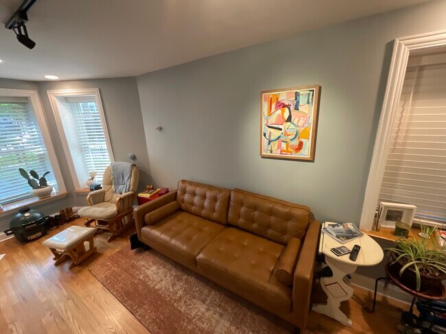 living room looking west - 2422 W Thomas St