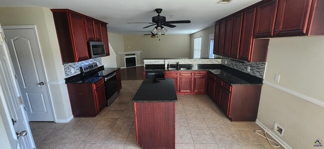 Building Photo - 707 Broderick Cir