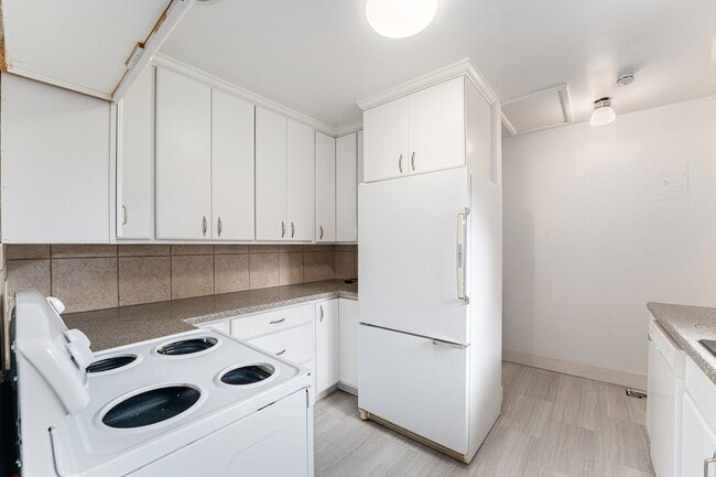 Building Photo - Charming 2-Bedroom Duplex Close to DU