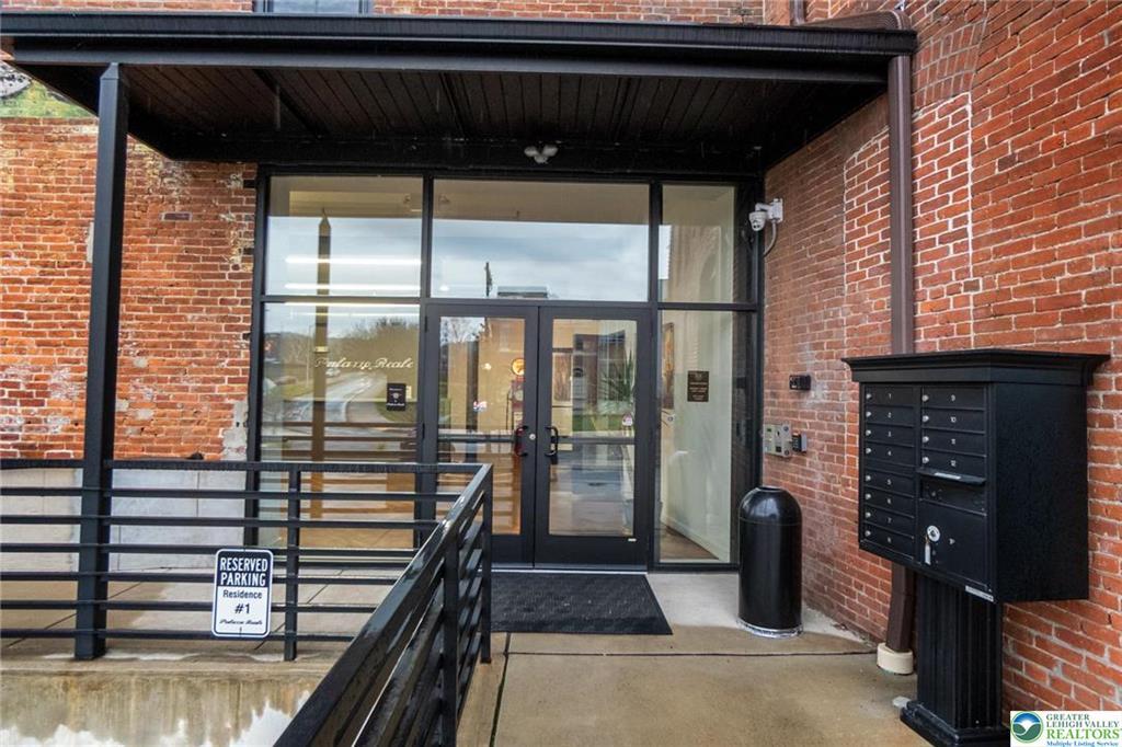 Foto principal - 107 Hamilton St