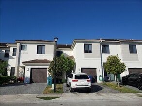 Building Photo - 2414 SW 145th Pl
