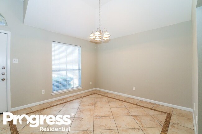 Building Photo - 1000 Chelsea Dr