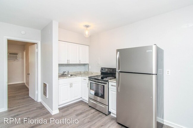 Foto del edificio - 5929 N Rome Ave