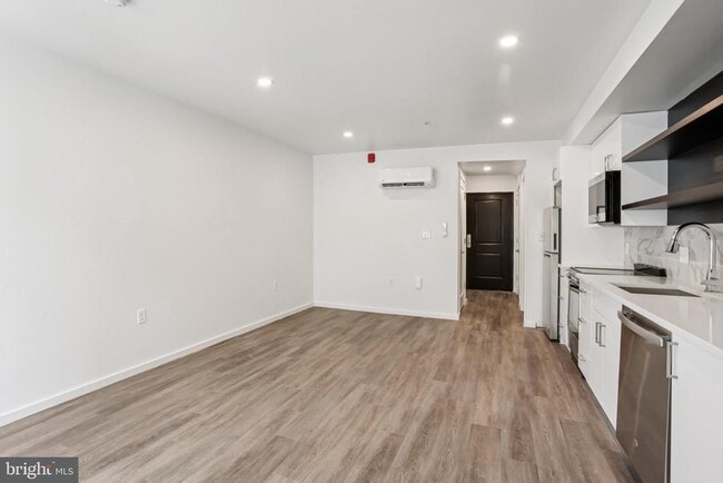 Building Photo - 1201 Vine St