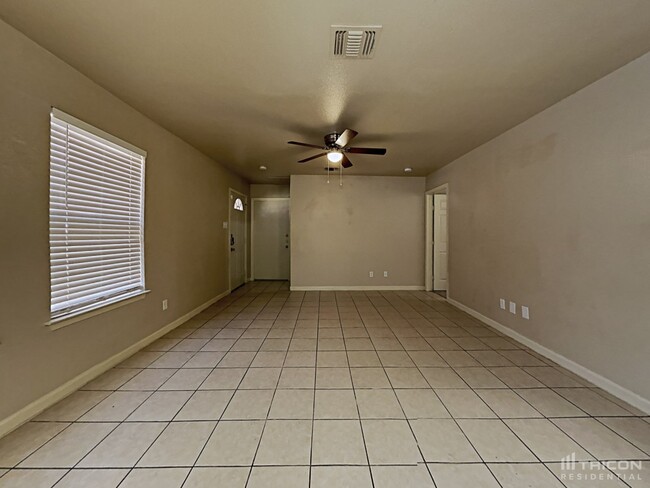 Building Photo - 9722 Spruce Ridge Dr