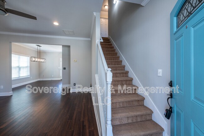 Building Photo - 323 Englewood Ave SE