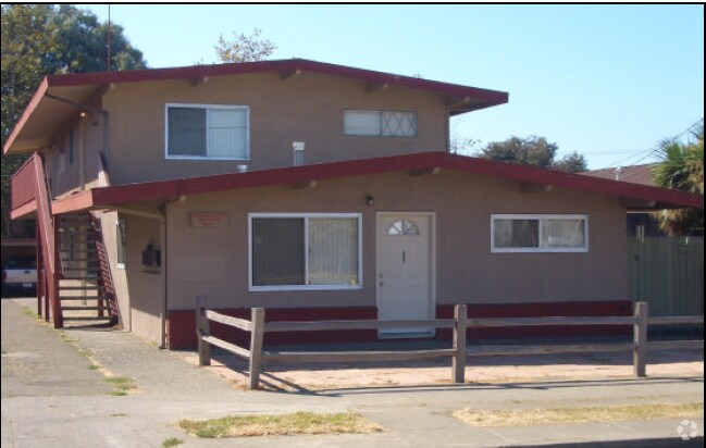 Building Photo - 5218 Cypress Ave