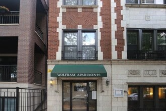 Building Photo - 823 W Wolfram St