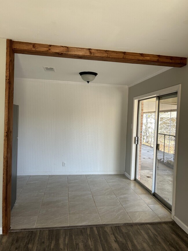 Building Photo - 207 Belview Rd