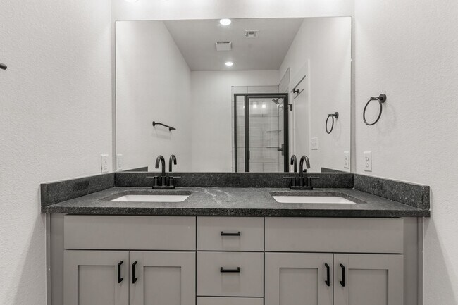 Interior Photo - Flyway Crossings