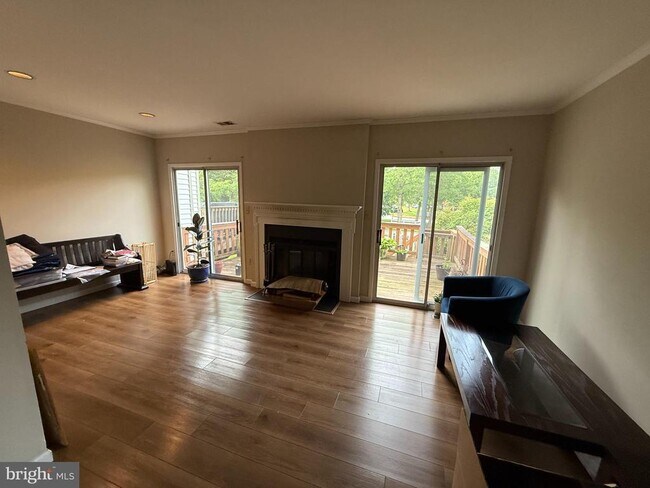 Foto del edificio - 8204 Tall Trees Ct