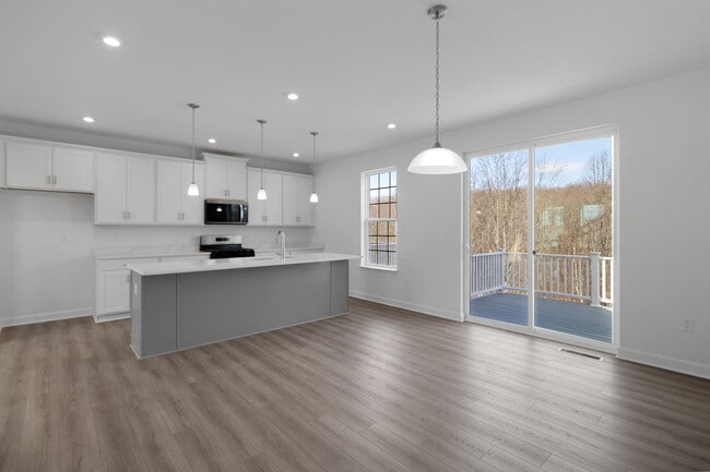 Kitchen - Stonebridge Townhomes