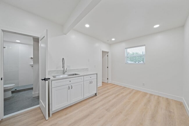 Foto del edificio - Affordable Housing San Diego This is an attached ADU 1 bed /1 bath Gorgeous Home w Laundry + A/C
