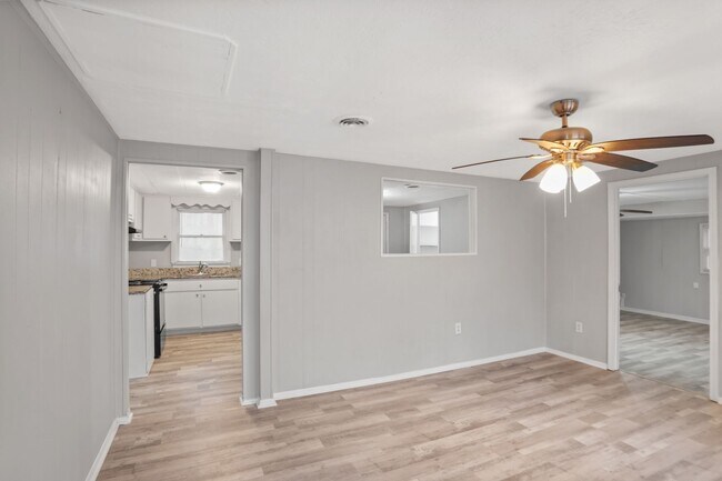 Building Photo - 3834 Maggie Dr