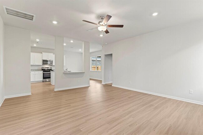 Building Photo - 1107 Whispering Winds Dr