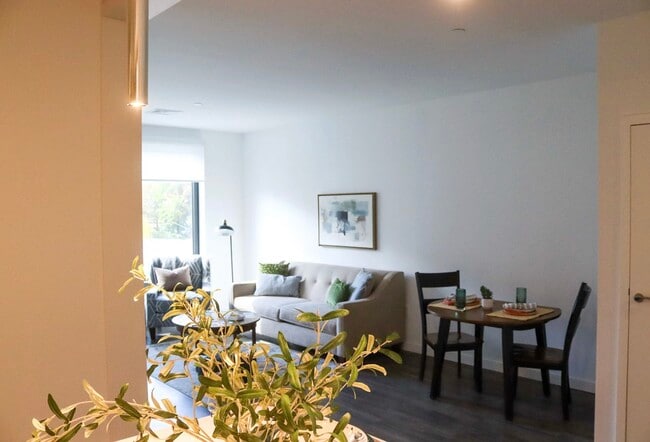 Building Photo - 20 Stephenson Aman Street