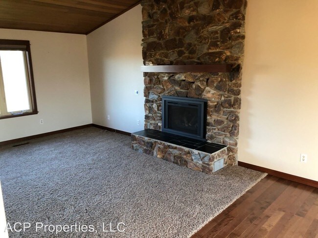 Building Photo - 4855 N King Mountain Rd
