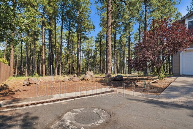 Building Photo - 1753 W Legend Trail