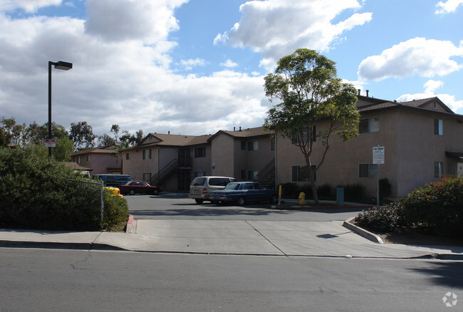 Building Photo - Alaquinas Apartments