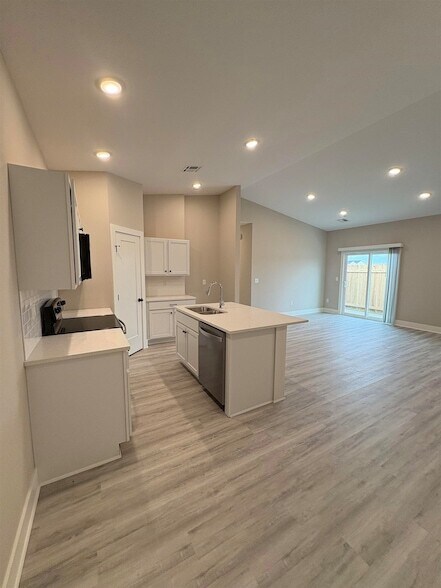 Foto del edificio - 12938 E Blake St