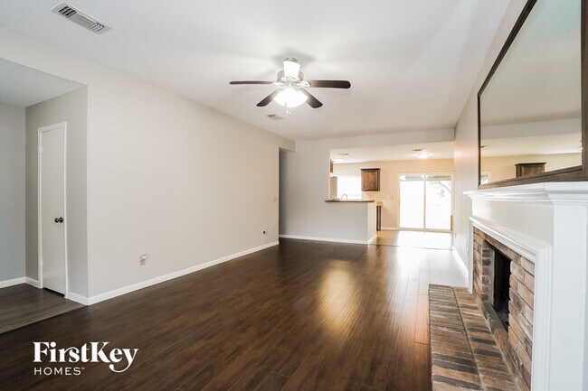 Foto del edificio - 12234 Yearling Dr