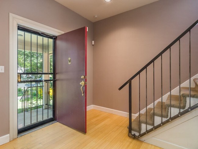 Foto del edificio - 166 S Sherman St