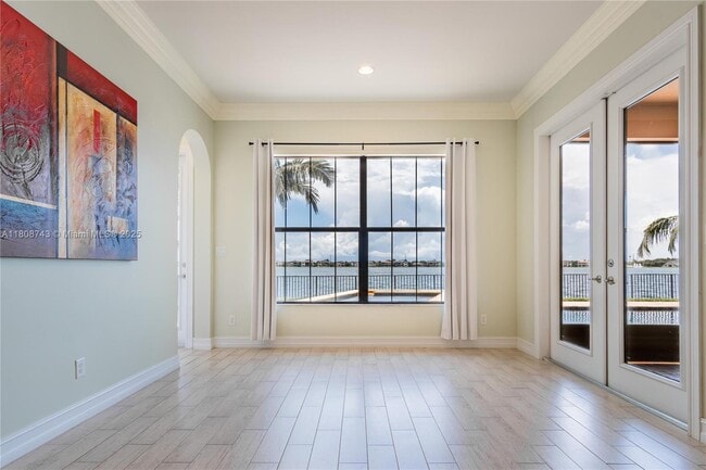 Building Photo - 8680 Watercrest Cir W