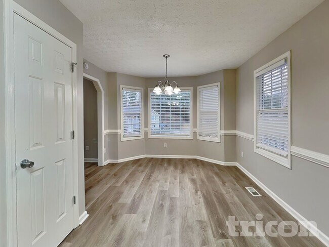 Building Photo - 200 River Walk