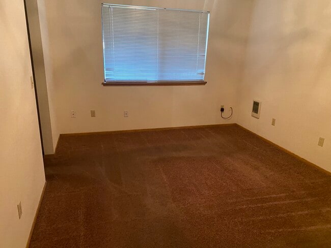 Building Photo - 16611 E B St