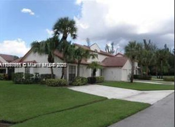 Foto principal - 10320 Windswept Pl