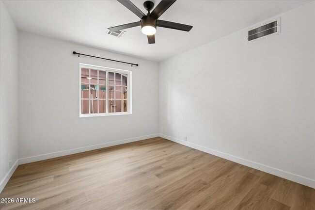 Building Photo - 1731 E Verde Ln