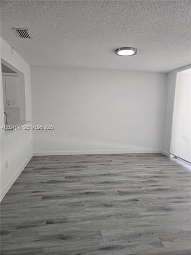 Foto del edificio - 9835 NW 43rd Terrace