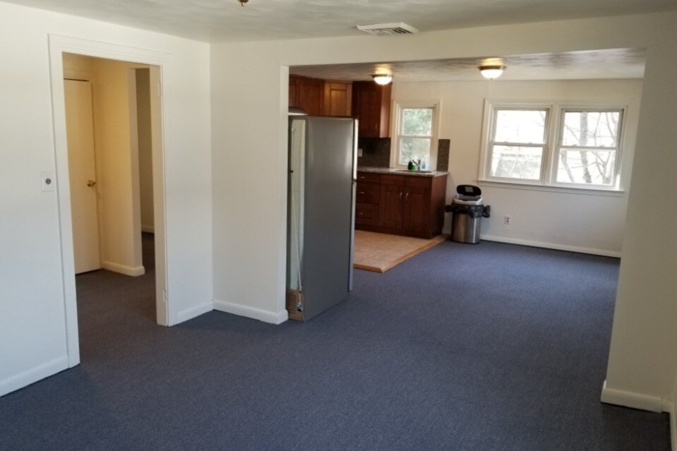 389 Main St, Newington, CT 06111 Apartments in Newington, CT