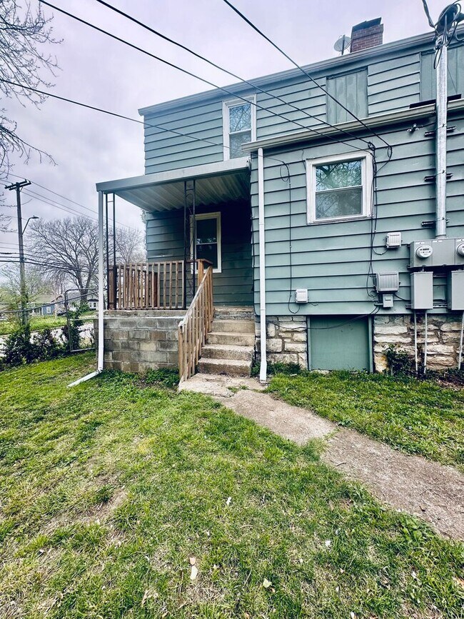 Building Photo - 3401-3403 E 60th St
