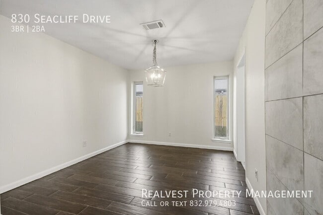 Foto del edificio - 830 Seacliff Dr